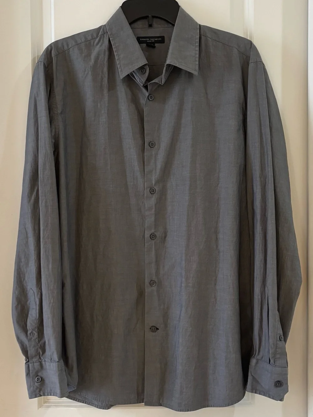 Banana Republic Men's Light Gray Long-Sleeve Button-Up Shirt
